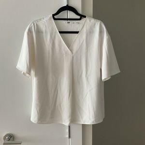 Uniqlo white v neck blouse